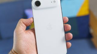 iPhone mất giá nhanh nhất trong lịch sử là đây, hiệu năng mạnh chẳng kém iPhone 17 Pro Max