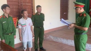 Quá khứ đen tối của gã nghịch tử đánh cha mẹ trọng thương, nguồn cơn chỉ vì chuyện bật đèn
