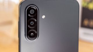 Mẫu điện thoại Samsung giá hơn 5 triệu đáng mua nhất Việt Nam là đây, camera đa năng như Galaxy S26