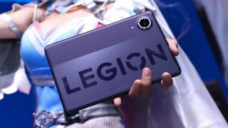 Tablet gaming Lenovo Legion Y700 Infinite OLED lộ ảnh thực tế trước ngày ra mắt