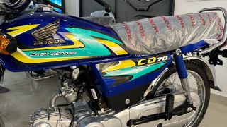 Tin xe máy 18/8: ‘Huyền thoại côn tay’ 72cc mới của Honda chính thức về đại lý, giá rẻ 15 triệu đồng