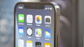 iPhone Pro khung thép phẳng rẻ nhất Việt Nam là đây, camera 3 mắt chụp vẫn ổn như iPhone 17 Pro