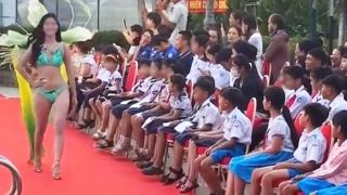 Tin mới nhất vụ để học sinh xem phần thi áo tắm tại 'Hoa hậu Du lịch Bản sắc Việt Nam 2026'