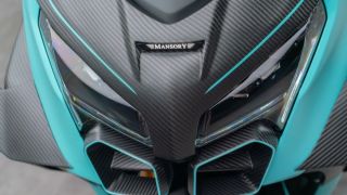 Mansory biến Yamaha TMAX 560 thành maxi scooter cực dị với loạt chi tiết carbon