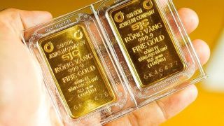 Bảng giá vàng hôm nay tối 21/8: Vàng SJC nhẫn 9999 'cộng giá' liên tục, vàng thế giới tăng ngoạn mục