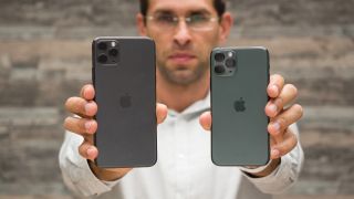 Bảng giá iPhone 11 hôm nay 25/8: iPhone 11 rẻ như bèo, iPhone 11 Pro Max 3 mắt rẻ nhất Việt Nam