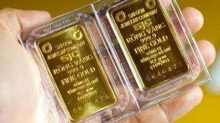 Giá vàng hôm nay 1/9 mới nhất: Vàng trong nước 'mất giá' diện rộng nhưng vẫn còn 'cửa tăng'!