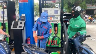 Giá xăng dầu hôm nay 1/9: E10 RON95 áp lực 'phá đáy', E5 RON92 'rộng cửa' về 17.000 đồng/lít, giá đầy bình xe máy Honda