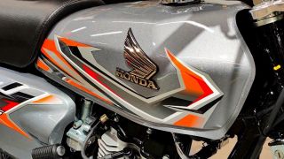 Honda chính thức ra mắt ‘huyền thoại côn tay’ 125cc mới giá 22 triệu đồng: Rẻ, cổ điển hơn Winner R