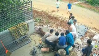 Đang tháo dỡ cổng, trụ bê tông bất ngờ đổ sập khiến một người đàn ông tử vong