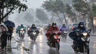 Tin mới nhất: Biển Đông có thể xuất hiện áp thấp nhiệt đới, Trung Bộ nguy cơ mưa lớn diện rộng
