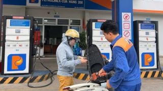 Giá xăng dầu tối 8/9: RON 92 cách đáy hơn 3.000 đồng, E10 có thể xuống 17.000 đồng/lít? Giá đầy bình xe côn tay 150cc