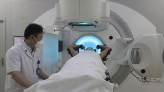 Xôn xao thông tin ‘kẹp tiền vào sổ’ để được xạ trị sớm tại bệnh viện E, Bộ Y tế chỉ đạo khẩn