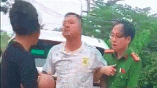 Nguồn cơn vụ người đàn ông ngang nhiên cầm dao rượt đuổi người trên đường bị cảnh sát 113 phát hiện