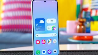 Giá Galaxy A57 giảm thủng sàn, vua Android tầm trung nổi trội hơn cả iPhone 17e, ngang cơ iPhone 17