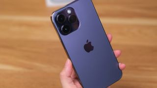 Bảng giá iPhone 14 giữa tháng 9/2026: iPhone 14 vẫn là iPhone rẻ nhất, iPhone 14 Pro Max rẻ như cho