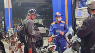 Giá xăng dầu tối 17/9: E10 RON 95 tăng tiếp hơn 1.000 đồng, E5 RON 92 tiến sát đỉnh, giá đầy bình xe côn tay 150-155cc