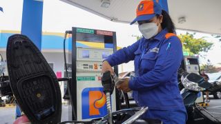 Giá xăng dầu trưa nay 20/9: Xăng E5 RON 92 tăng vùn vụt, E10 RON 95 đã gần 26.000 đồng/lít, giá đầy bình xe ga 150-160cc