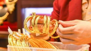 Cập nhật giá vàng hôm nay 22/9: Vàng trong nước lao dốc không phanh, có nên bắt đáy lúc này?
