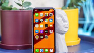 iPhone 11 là máy rẻ nhất Việt Nam nhận được iOS 27 như iPhone 18 Pro ở mức hơn 4 triệu đồng