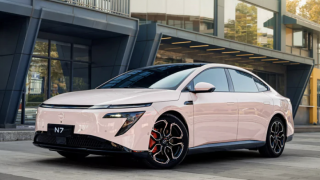 Nissan N7 2027 ra mắt: Sedan điện hạng D mạnh 268 mã lực, giá rẻ 465 triệu, ‘đấu’ Camry và Kia K5