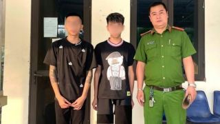 Danh tính hai thiếu niên chặn đường đâm người khác vì nghĩ bị ‘nhìn đểu’, công an quyết định khởi tố