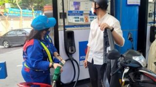 Giá xăng dầu tối 26/9: E5 RON 92 rục rịch giảm, E10 RON 95 về 23.000 đồng/lít trong tuần sau? Giá đầy bình xe ga 110cc