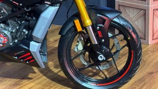 ‘Huyền thoại bóng đêm’ mới chính thức ra mắt giá 74 triệu đồng: Có ABS 2 kênh xịn hơn Honda Winner R