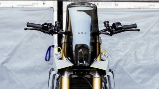 Adventure gì nữa! KTM 1190 của Max Hazan lột xác thành 'quái vật' supermoto nhẹ hơn 41 kg