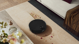 Roborock Saros 20 Flow Complete: Giải mã hệ thống con lăn SpiraFlow 2.0 trên robot hút bụi lau nhà cao cấp