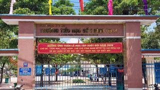 Tố giáo viên bắt học sinh làm hơn 10 trang bài tập mỗi tối, sự thật khiến công an phải vào cuộc