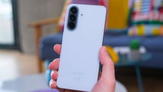 Đây là vua Android tầm trung của Samsung, rẻ hơn iPhone 13, iPhone 14, đa năng như iPhone 17