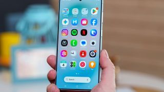 Đây là mẫu điện thoại Android màn lớn, chip mạnh ngang iPhone 18 Pro Max giá rẻ hơn gần nửa