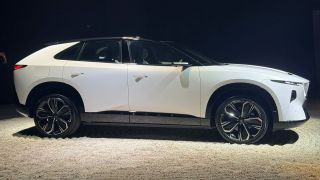 Mazda chính thức ra mắt mẫu SUV 5 chỗ đẹp long lanh giá 970 triệu đồng: Thiết kế sang hơn Mazda CX-5