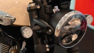 Cận cảnh Triumph Bonneville T40 lộ diện: 'Bonneville một máy' khiến BSA và Royal Enfield phải dè chừng
