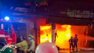 Hiện trường vụ cháy lớn tại cửa hàng đồ thể thao ở Buôn Ma Thuột