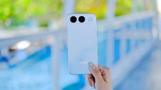 Rút ngắn khoảng cách phân khúc, thăng hoa gu thẩm mỹ: Dấu ấn OPPO A7 Pro 5G cho phái đẹp ngành dịch vụ