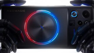 Gaming phone RedMagic 12 Pro+ lộ diện thiết kế hoàn chỉnh, nổi bật với hệ thống tản nhiệt nước RGB độc đáo