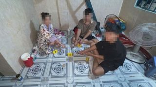 Công an kiểm tra phòng trọ, bắt quả tang 1 cô gái và 2 người đàn ông đang làm chuyện đáng xấu hổ