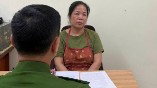 Hà Nội: Bắt tạm giam Nguyễn Thị Hoa sinh năm 1968 vì chửi bới, đổ chất thải, chắn lối đi chung
