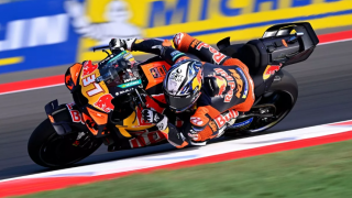Pedro Acosta nổi điên với luật áp suất lốp MotoGP: 'Chúng tôi trông chẳng khác nào những con lừa!'