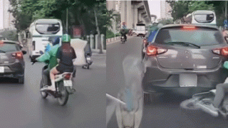 Bộ Công an phân tích vụ tài xế xe ôm công nghệ đâm đuôi ô tô ở Hà Nội? Tình hình tài xế và khách hàng?
