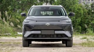 SUV điện hạng C giá rẻ 348 triệu: Mạnh 163 mã lực, phạm vi 506 km, ‘gạt giò’ Mazda CX-5 và Tucson 