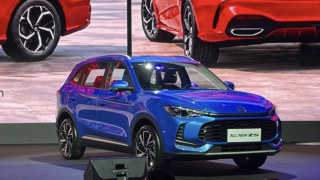 MG ZS Hybrid+ giá 668 triệu đồng tại Việt Nam, công suất 197 mã lực, ‘đối cứng’ của Yaris Cross