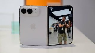 SHOCK: iPhone Duo cháy hàng sau 1 phút, hẹn lịch giao máy... sát Tết 2027