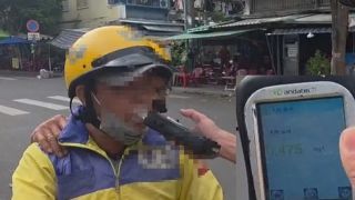 Tài xế xe công nghệ có nồng độ cồn kịch khung vẫn chở khách bình thường ở TPHCM