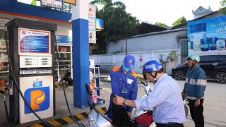 Giá xăng dầu hôm nay tối 20/10: E10, E5 vẫn dưới 27.100 đồng, Diesel hơn 29.000, iPhone 15 có giảm?
