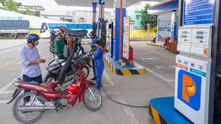 Giá xăng dầu hôm nay 20/10: Xăng sắp lao dốc về dưới 24.000 đồng/lít? Một mặt hàng ngược chiều tăng mạnh?