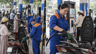 Giá xăng dầu hôm nay 21/10: Dầu vừa tăng lại giảm? Xăng E5 xăng E10 trong nước dự báo hạ mạnh chiều mai?