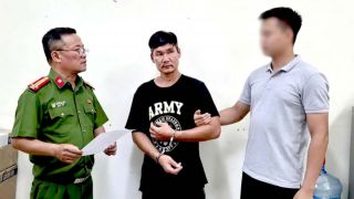 Diễn biến mới vụ người đàn ông liều lĩnh dùng dao truy đuổi công an tại An Khánh, Hà Nội